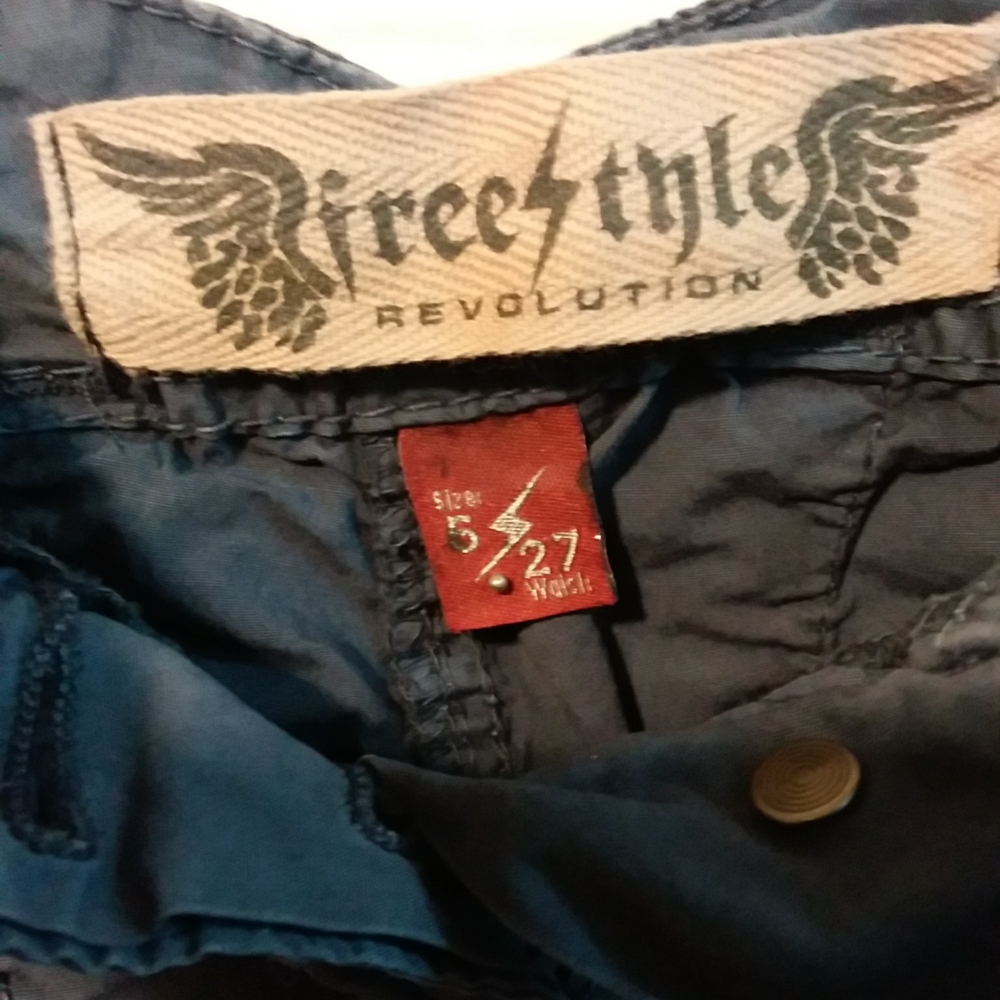 FREESTYLE revolution shorts in size 5. 27 waist. - Picture 4 of 5